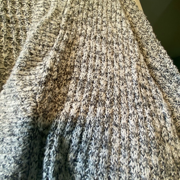 Slouchy cardigan. - Picture 3 of 3